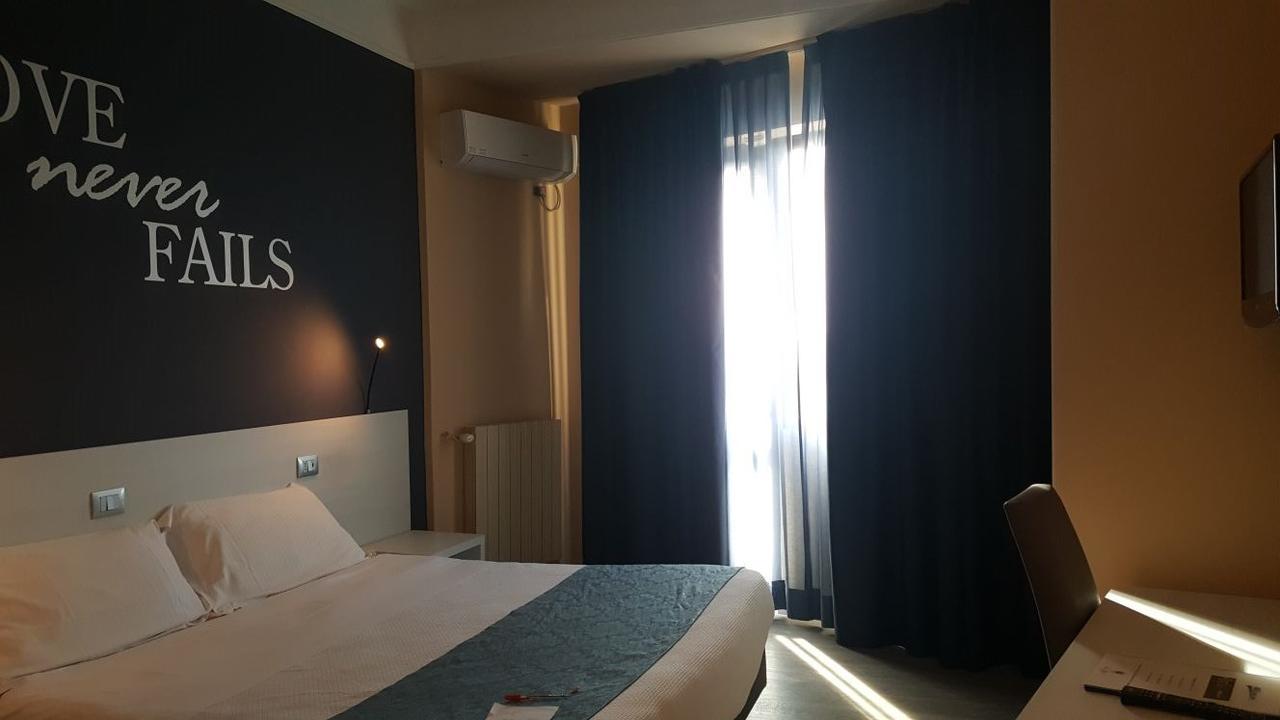 Park Hotel 라티나 외부 사진